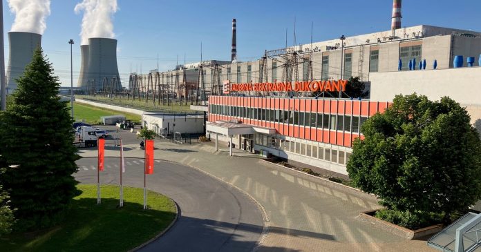 Первые американские топливные сборки Westinghouse прибыли на АЭС Дукованы, укрепляя энергетическую безопасность Чехии и поддерживая диверсификацию поставок. Первые американские топливные сборки Westinghouse прибыли на АЭС Дукованы, укрепляя энергетическую безопасность Чехии и поддерживая диверсификацию поставок.