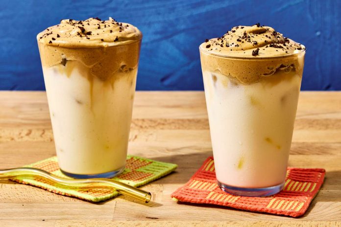Узнайте, что такое protein coffee, почему он стал вирусным в TikTok и как его приготовить дома. Польза, рецепты и отзывы инфлюенсеров. Узнайте, что такое protein coffee, почему он стал вирусным в TikTok и как его приготовить дома. Польза, рецепты и отзывы инфлюенсеров.