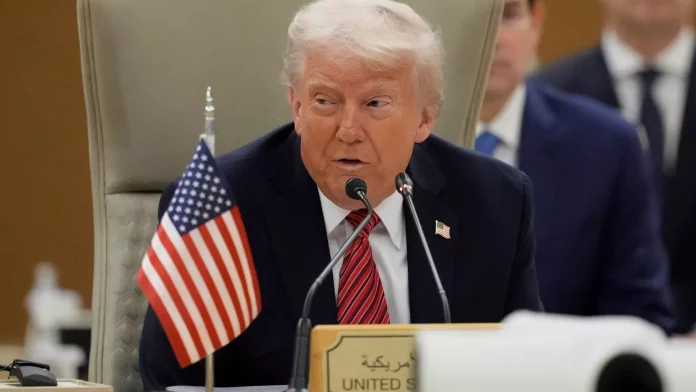 Трамп планирует организовать встречу между Путиным и Зеленским, оставив себя вне переговорного процесса, сообщает КавПолит. Трамп планирует организовать встречу между Путиным и Зеленским, оставив себя вне переговорного процесса, сообщает КавПолит.