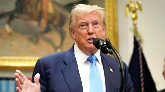 Дональд Трамп заявил, что ожидает конкретных результатов от переговоров с Путиным на Аляске, подчеркивая, что атаки России на Украину вредят Кремлю.