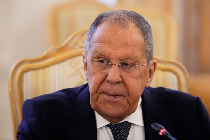 Встреча между Зеленским и Путиным не планируется, заявил Лавров, объяснив причины отсутствия прогресса в переговорах. Встреча между Зеленским и Путиным не планируется, заявил Лавров, объяснив причины отсутствия прогресса в переговорах.