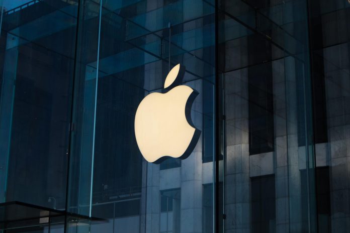 Тим Кук заявил, что Apple готова вложить больше средств, чтобы догнать конкурентов в области искусственного интеллекта, построив новые центры обработки данных или купив крупную компанию. Тим Кук заявил, что Apple готова вложить больше средств, чтобы догнать конкурентов в области искусственного интеллекта, построив новые центры обработки данных или купив крупную компанию.