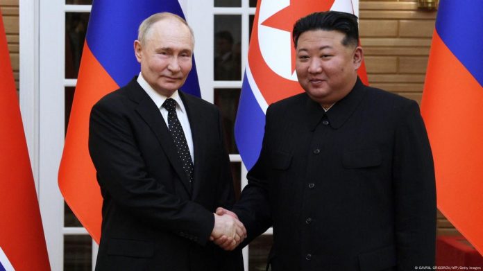 Ким Чен Ын и Владимир Путин примут участие в военном параде в Пекине, посвящённом 80-й годовщине окончания Второй мировой войны вместе с Си Цзиньпином. Ким Чен Ын и Владимир Путин примут участие в военном параде в Пекине, посвящённом 80-й годовщине окончания Второй мировой войны вместе с Си Цзиньпином.