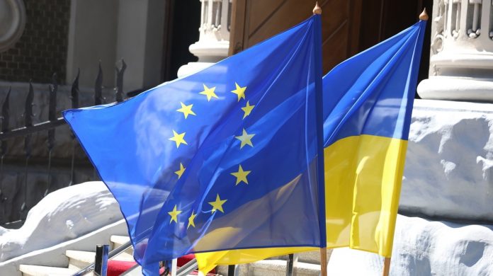 ЕС перевел Украине 1,6 млрд евро в рамках макрофинансовой помощи, используя доходы от замороженных российских активов. Поддержка продолжится. ЕС перевел Украине 1,6 млрд евро в рамках макрофинансовой помощи, используя доходы от замороженных российских активов. Поддержка продолжится.