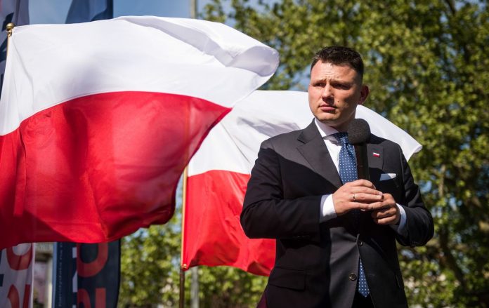 Славомир Менцен заявил, что Польша не должна финансировать Starlink для Украины, на что ответил Радослав Сикорский, подчеркнув важность этой помощи. Славомир Менцен заявил, что Польша не должна финансировать Starlink для Украины, на что ответил Радослав Сикорский, подчеркнув важность этой помощи.