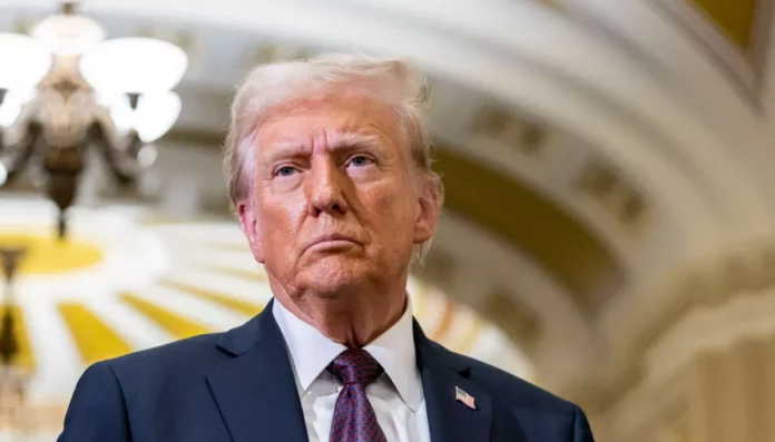 Апелляционный суд США признал тарифы Трампа незаконными, но оставил их в силе до 14 октября для возможной апелляции в Верховный суд. Апелляционный суд США признал тарифы Трампа незаконными, но оставил их в силе до 14 октября для возможной апелляции в Верховный суд.