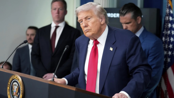 Администрация Трампа рассматривает план создания Внутренних сил быстрого реагирования для подавления протестов в США Администрация Трампа рассматривает план создания Внутренних сил быстрого реагирования для подавления протестов в США