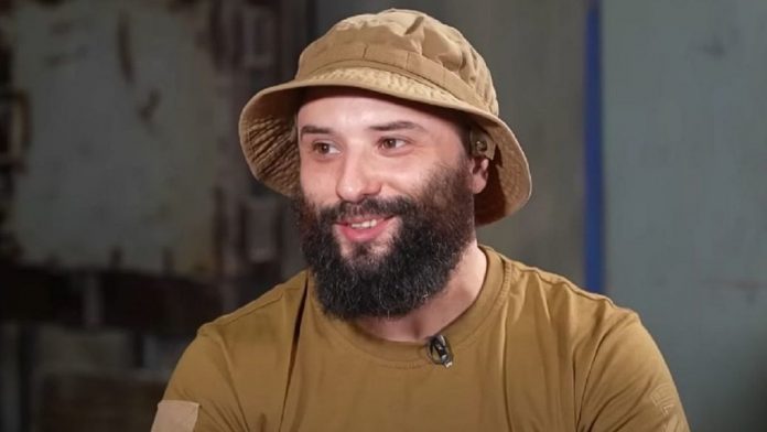 Скандал вокруг интервью Виктора Розового с Раминой Эсхакзай: ответ экс-супруги и раскрытие финансовых деталей. Скандал вокруг интервью Виктора Розового с Раминой Эсхакзай: ответ экс-супруги и раскрытие финансовых деталей.