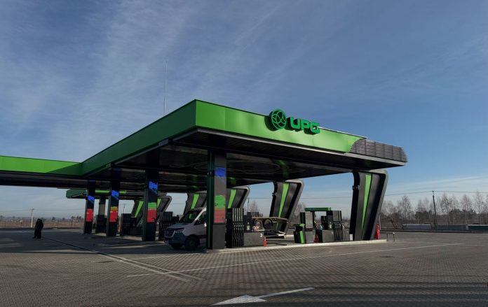 Антимонопольный комитет предоставил компании UPG разрешение арендовать еще 46 АЗС группы «Приват», что является значительным шагом в расширении бизнеса.