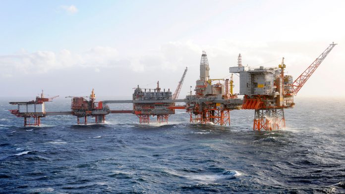 Aker BP сообщает о важном нефтяном открытии на месторождении Yggdrasil в Северном море, что увеличит ресурсы компании на 96–134 миллиона баррелей. Aker BP сообщает о важном нефтяном открытии на месторождении Yggdrasil в Северном море, что увеличит ресурсы компании на 96–134 миллиона баррелей.