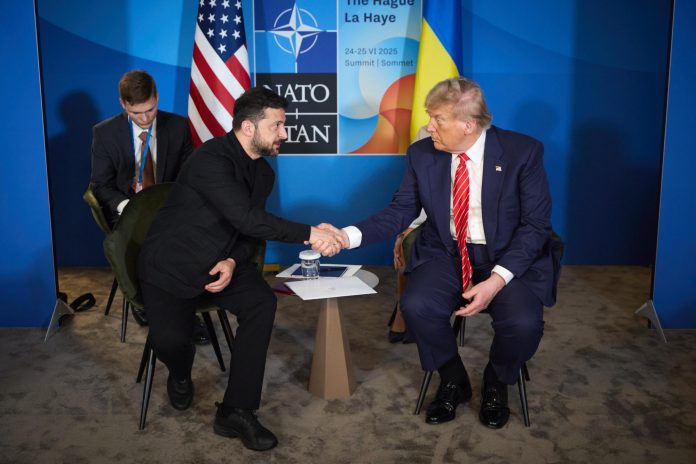 Зеленский попросил Трампа передать Украине ракеты Tomahawk, которые могут усилить давление на Путина и способствовать мирным переговорам.