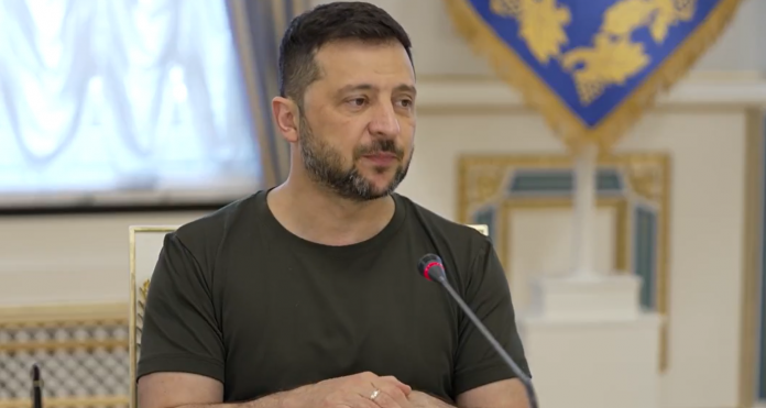 Зеленский обсудил с генсеком НАТО Марком Рютте поддержку Украины и необходимость укрепления позиций страны этой осенью. Зеленский обсудил с генсеком НАТО Марком Рютте поддержку Украины и необходимость укрепления позиций страны этой осенью.