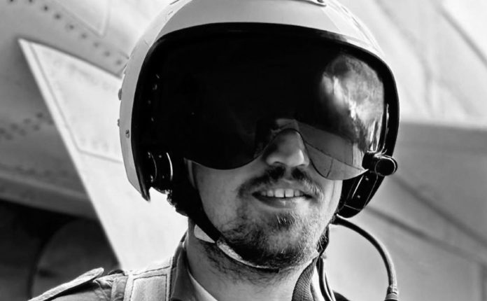 Украинский пилот Олександр Боровик погиб во время боевого задания на Су-27 на Запорожском направлении. Обстоятельства трагедии расследуются.