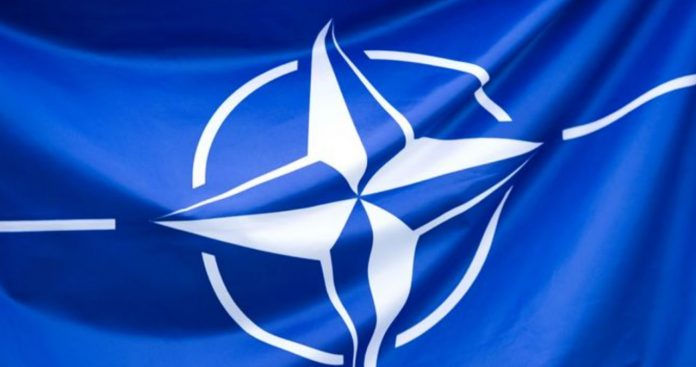 НАТО усиливает миссию в Балтийском море, направляя фрегат противовоздушной обороны из-за активности дронов над Данией.