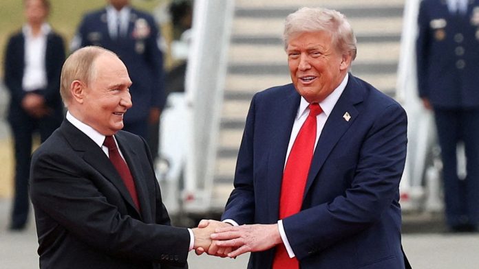 Путин заявил, что Нобелевская премия мира потеряла доверие после того, как ее не присудили Дональду Трампу. Трамп поблагодарил российского лидера. Путин заявил, что Нобелевская премия мира потеряла доверие после того, как ее не присудили Дональду Трампу. Трамп поблагодарил российского лидера.