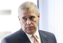 Эндрю Маунтбеттен-Виндзор покидает Виндзор после скандала и потери королевских титулов Эндрю Маунтбеттен-Виндзор, брат короля Чарльза III, покидает Виндзор и переезжает в Сандрингем после лишения титулов, сообщает КавПолит.