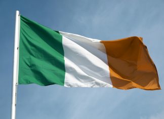 Ирландия намерена сократить срок проживания украинских беженцев в госжилье до 30 дней Ирландия планирует сократить срок проживания украинских беженцев в госжилье с 90 до 30 дней и ввести еженедельные платежи для тех, кто работает.