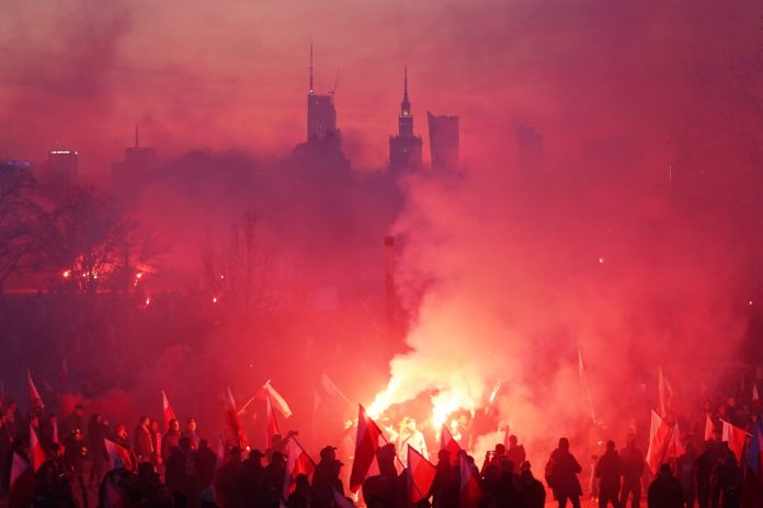 Узнайте, как Польша отмечает День независимости 11 ноября 2025 года: история, традиции, парады, поздравления и фото символов национальной гордости.