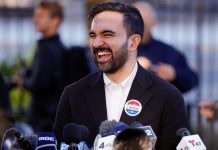 Зохран Мамдани стал первым мусульманином, избранным мэром Нью-Йорка, победив Эндрю Куомо Зохран Мамдани победил на выборах мэра Нью-Йорка, став первым мусульманином в истории города и набрав рекордное количество голосов.