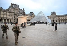 Грабители Лувра пытались продать драгоценности через даркнет — подробности CGI Group CGI Group сообщила, что грабители Лувра предложили продать украденные драгоценности через даркнет, но музей не отвечал шесть дней.