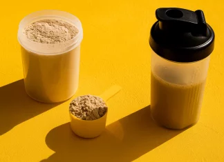 Как проверить качество протеина и не купить подделку: советы экспертов Узнайте, как проверить качество протеина и избежать подделок. Домашние тесты, лабораторные проверки и советы экспертов по выбору настоящего белка 2025.