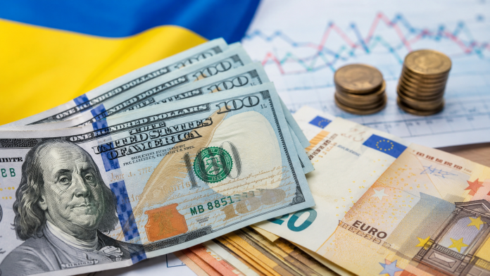 Курс доллара к гривне 11 мая вырос до 44,11 грн. Актуальные курсы доллара и евро в банках и обменниках Украины. Курс доллара к гривне 11 мая вырос до 44,11 грн. Актуальные курсы доллара и евро в банках и обменниках Украины.