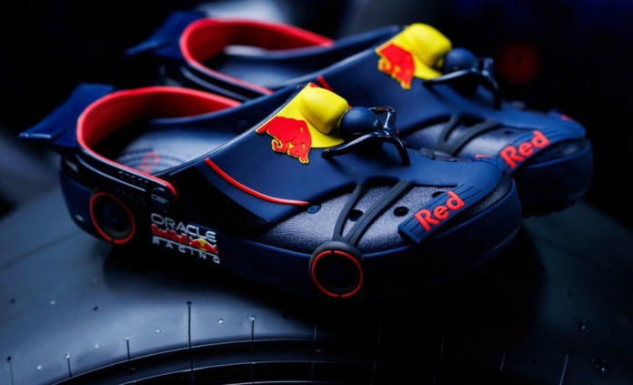 Red Bull Racing x Crocs — новая лимитированная коллекция обуви Formula 1. Дата выхода, дизайн моделей, особенности Crocband Clog и детали коллаборации.