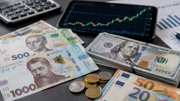 Курс доллара обновил рекорд: НБУ установил 44,23 грн за доллар на 21 мая, евро остался на уровне 51,30 грн.