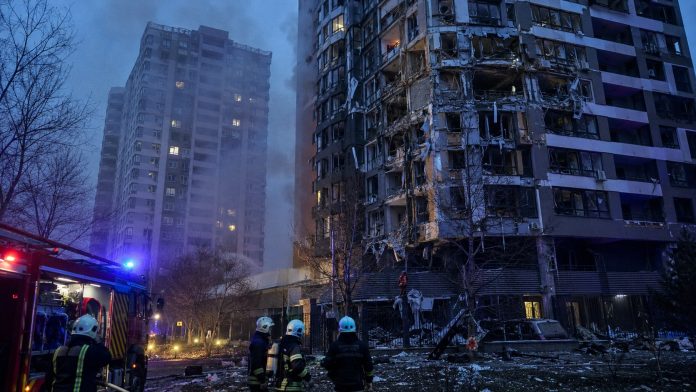 Албания вызвала российского посла после удара РФ по Киеву, где был поврежден дом с албанским дипломатом. Тирана требует объяснений. Албания вызвала российского посла после удара РФ по Киеву, где был поврежден дом с албанским дипломатом. Тирана требует объяснений.