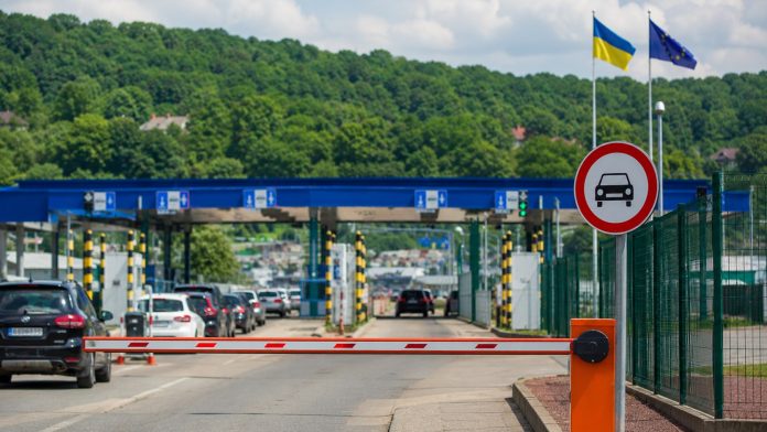 Граница с Румынией с 8 июня изменит режим работы для авто на КПП «Солотвино — Сигету-Мармацией»: график, причины и советы водителям. Граница с Румынией с 8 июня изменит режим работы для авто на КПП «Солотвино — Сигету-Мармацией»: график, причины и советы водителям.