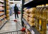 В Севастополе ограничили продажу продуктов: масло и макароны выдают «в одни руки» Севастополь ограничил продажу продуктов: масло и макароны продают «в одни руки» на фоне проблем с поставками и бензином.