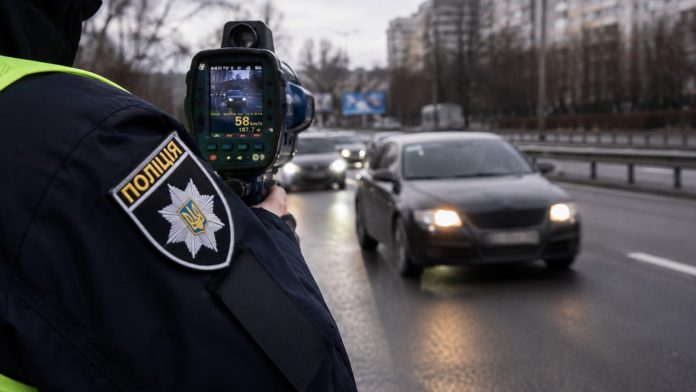 Штрафы за нарушение ПДД в Украине могут ужесточить: Кабмин готовит новые санкции, контроль скорости и правила для электротранспорта. Штрафы за нарушение ПДД в Украине могут ужесточить: Кабмин готовит новые санкции, контроль скорости и правила для электротранспорта.