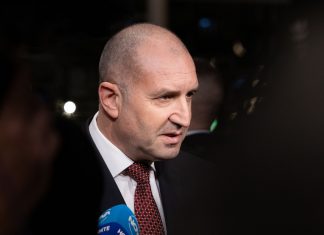 Болгария остановит поставки оружия Украине: что меняет новый курс Радева Болгария остановит поставки оружия Украине после прихода правительства Радева. Что известно о решении Софии и реакции ЕС.