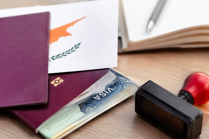 Кипр сообщил о прекращении работы визовых центров в России с 15 июня 2026 года, новые заявления принимаются только в консульствах.