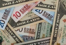 Курс доллара в ПриватБанке упал 12 июня 2026: сколько стоит валюта в кассах и на картах? Курс доллара в ПриватБанке снизился 12 июня на 15 копеек. Актуальные наличные курсы валют, котировки евро и детальные тарифы на карточные расчеты.