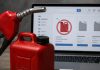 На российских маркетплейсах запретили продажу бензина по требованию ФАС Продажа бензина на российских маркетплейсах запрещена: ФАС добилась блокировки объявлений на Ozon, Wildberries и «Авито».