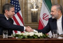 США и Иран договорились прекратить удары и открыть Ормузский пролив США и Иран договорились прекратить взаимные удары, открыть Ормузский пролив и провести 30 июня технические переговоры в Дохе.