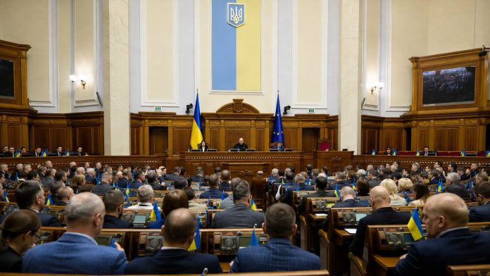 Украинский национальный пантеон создадут в Киеве: Рада приняла закон №15360 и определила, кого смогут чествовать в мемориальном комплексе.