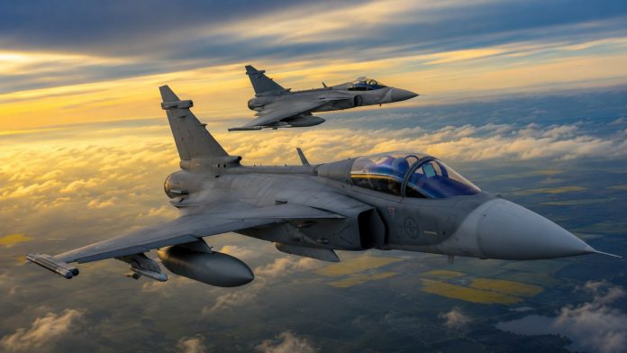 Истребители Gripen для Украины: Saab получила заказ на 16 самолетов Gripen E за 24,6 млрд крон, поставки ожидаются в 2029–2030 годах. Истребители Gripen для Украины: Saab получила заказ на 16 самолетов Gripen E за 24,6 млрд крон, поставки ожидаются в 2029–2030 годах.