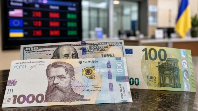 Курс доллара и евро в Украине 5 июля: актуальные цены покупки и продажи валюты в банках, обменниках и официальный курс НБУ.
