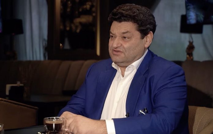 Вадим Ермолаев вышел из комы после взрыва в Монако. Его состояние улучшилось, спутница остаётся в критическом состоянии. Вадим Ермолаев вышел из комы после взрыва в Монако. Его состояние улучшилось, спутница остаётся в критическом состоянии.