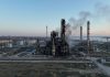 Саратовский НПЗ остановил переработку нефти после атаки дронов Саратовский НПЗ остановил переработку нефти после атаки дронов: повреждена установка КДУ-6 мощностью 20 000 тонн в сутки.