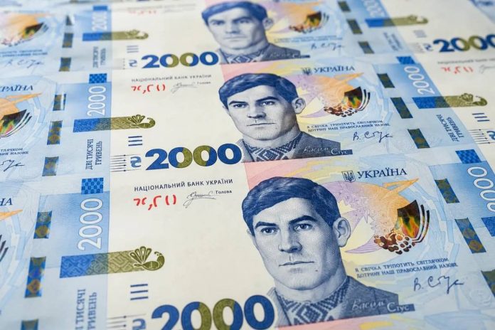 Банкнота 2000 гривен получит обновленный дизайн после критики шрифта. НБУ объяснил решение и сохранил дату выпуска купюры со Стусом.