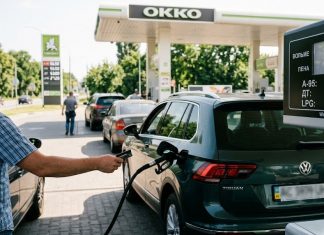 Цены на бензин 17 июля 2026 выросли: сколько стоят дизель и газ на АЗС Украины Цены на бензин 17 июля выросли в сетях SOCAR и «Укрнафта». Сколько стоят А-95, дизель и газ, а также заправка полного бака.