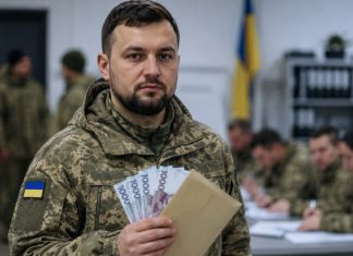 Новые боевые выплаты в Украине: кто сможет получить до 460 тысяч гривен Новые боевые выплаты в Украине достигнут 460 тысяч гривен: суммы для нацгвардейцев, пограничников и спецподразделений полиции.