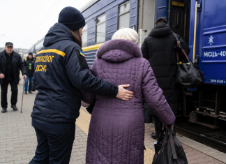 Эвакуация из прифронтовых регионов Украины: как выехать, получить жилье и 12 300 грн Эвакуация из прифронтовых регионов: власти объяснили 4 этапа выезда, бесплатное жилье, помощь 12 300 грн и способы подачи заявки.