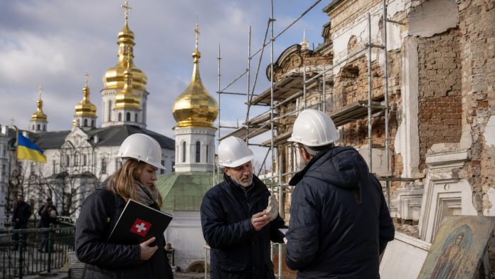 Швейцария выделит 600 тысяч франков на защиту и восстановление Киево-Печерской лавры после российского удара. Работы проведет ЮНЕСКО. Швейцария выделит 600 тысяч франков на защиту и восстановление Киево-Печерской лавры после российского удара. Работы проведет ЮНЕСКО.