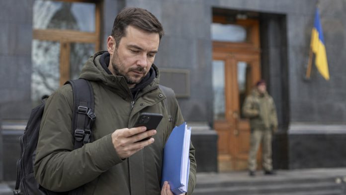Повестка для сверки в Резерв+: что означает новое уведомление, является ли оно электронной повесткой и когда необходимо явиться в ТЦК.
