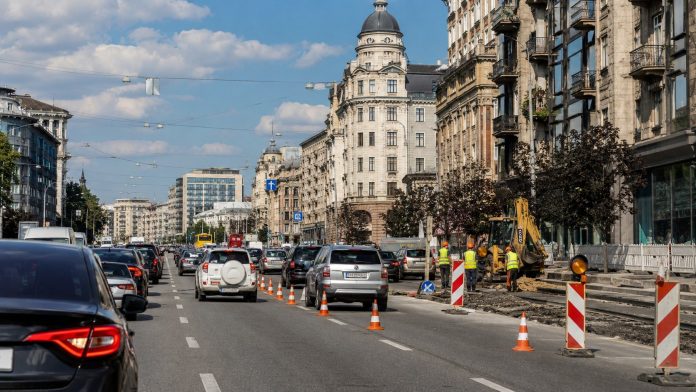 Ограничение движения в Киеве с 25 августа затронет Большую Васильковскую и бульвар Тараса Шевченко. Работы продлятся до 8 сентября.