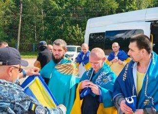 Украина через Беларусь вернула из плена 10 военных, считавшихся пропавшими без вести Обмен пленными Украина провела 24 августа через Беларусь: домой вернулись 10 военных, считавшихся пропавшими без вести с 2024 и 2025 годов.